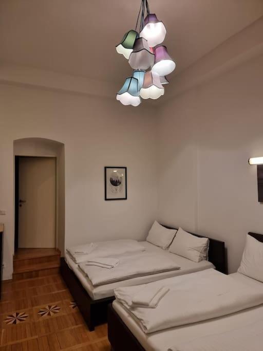 Sissi Royal Suite - Inner City 4 Bedroom Apartment Виена Екстериор снимка