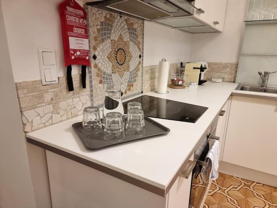 Sissi Royal Suite - Inner City 4 Bedroom Apartment Виена Екстериор снимка